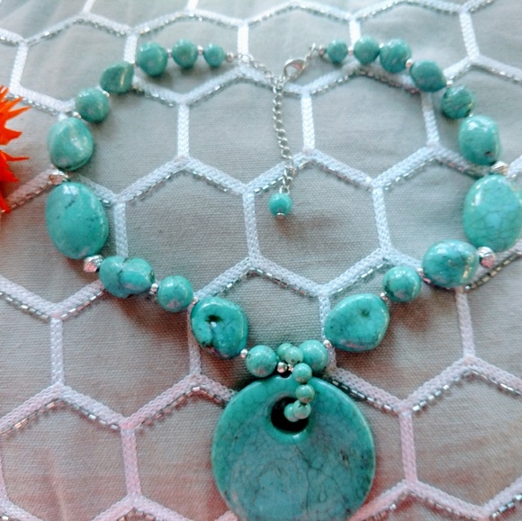 not sure Jewelry - 😍 Beautiful turquoise beaded necklace 😍